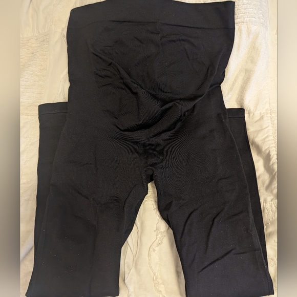 BLANQI Everyday Black Maternity Belly Support Leggings in Medium - Picture 3 of 6
